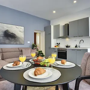 Apartment D&a Luxury With Free Parking