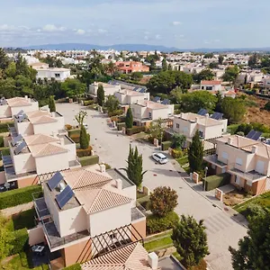 aldeamento-villas-mourim-by-garvetur.hotelaalgarve.com/